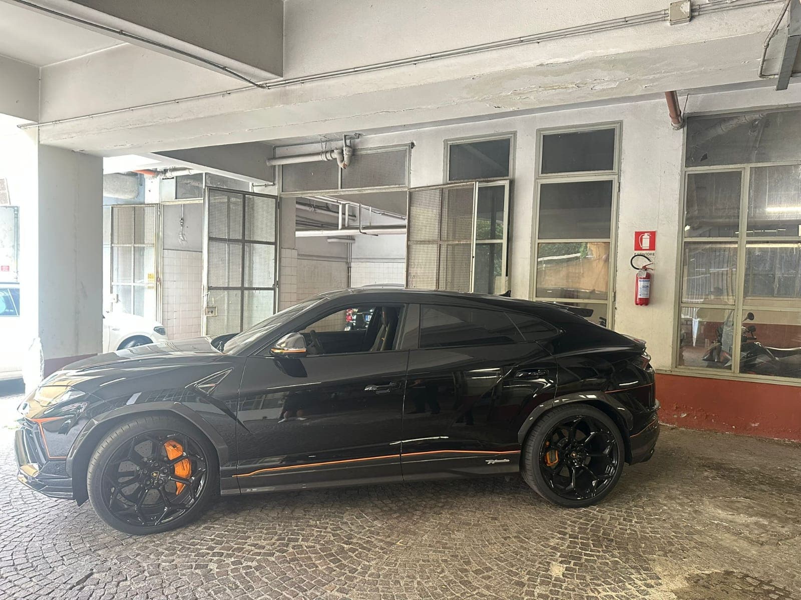 Lamborghini Urus — 2