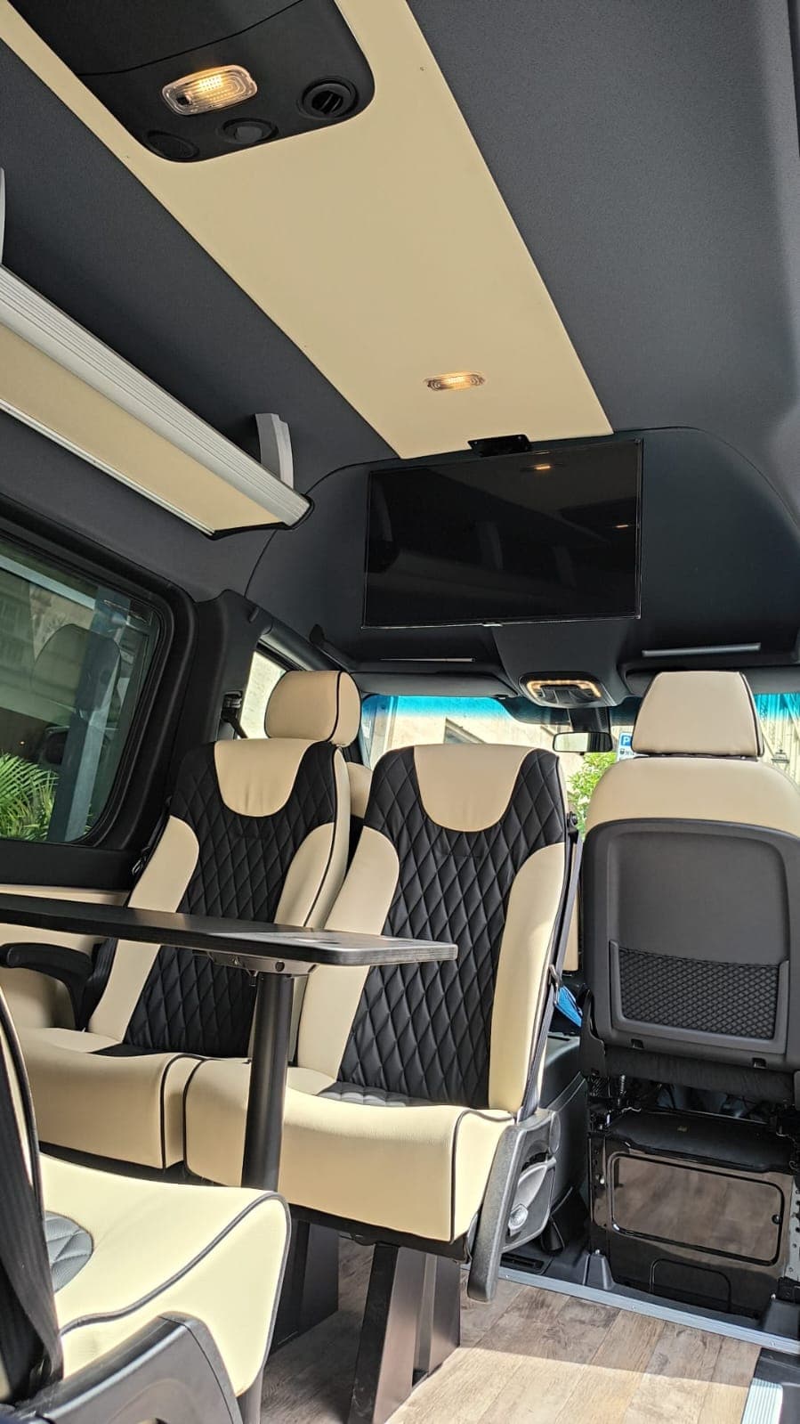Mercedes Sprinter VIP Lounge — 1