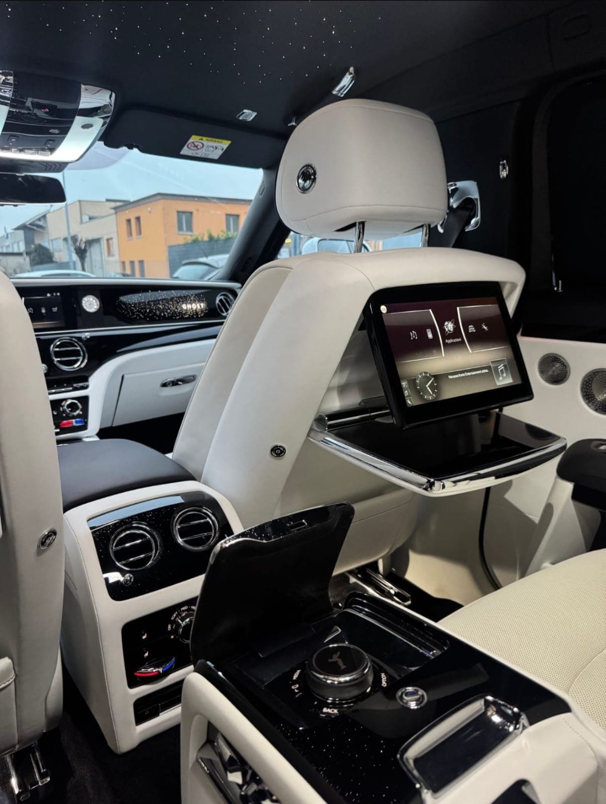 Rolls-Royce Ghost — 7